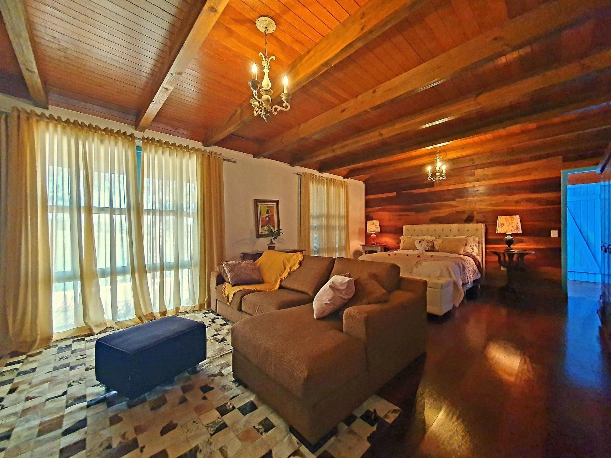 Rancho Otto Boutique - - Sc *